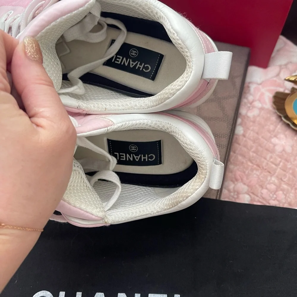 Chanel
Cloth trainers
38EU
Very good condition
Pink, Cloth - Picture 5 of 11